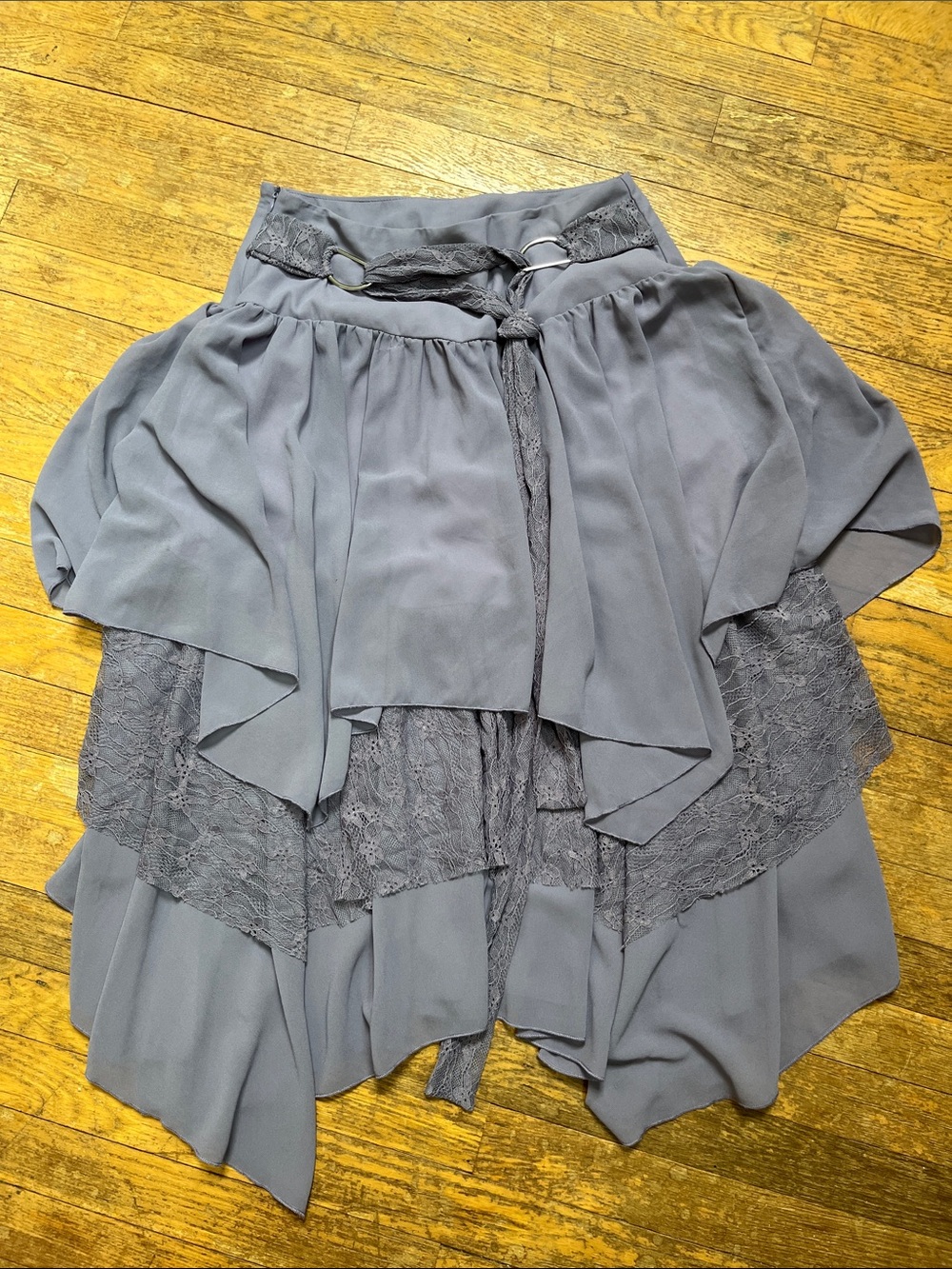 ROMWE Asymmetrical Layered Lace-Trim Skirt in Gray